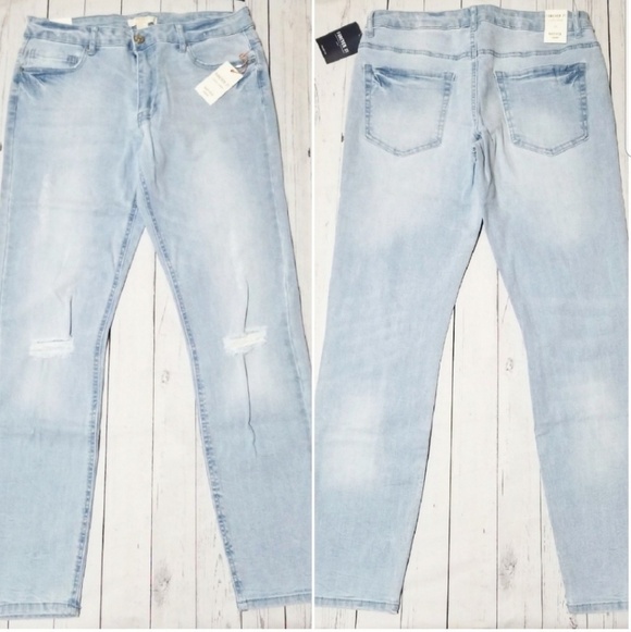 FOREVER 21 Mid Rise Light Denim Skinny Jeans - Picture 5 of 8